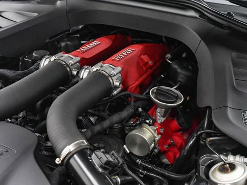 Used 2018 Ferrari GTC4Lusso T image 34