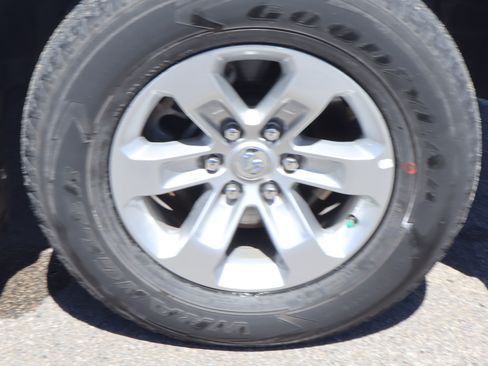 Used 2023 RAM 1500 Laramie AWD/4WD image 17