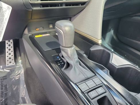 Used 2025 Toyota Camry SE w/ Multimedia Upgrade Package image 21