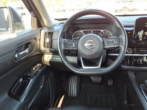 Used 2023 Nissan Pathfinder SL AWD/4WD image 24