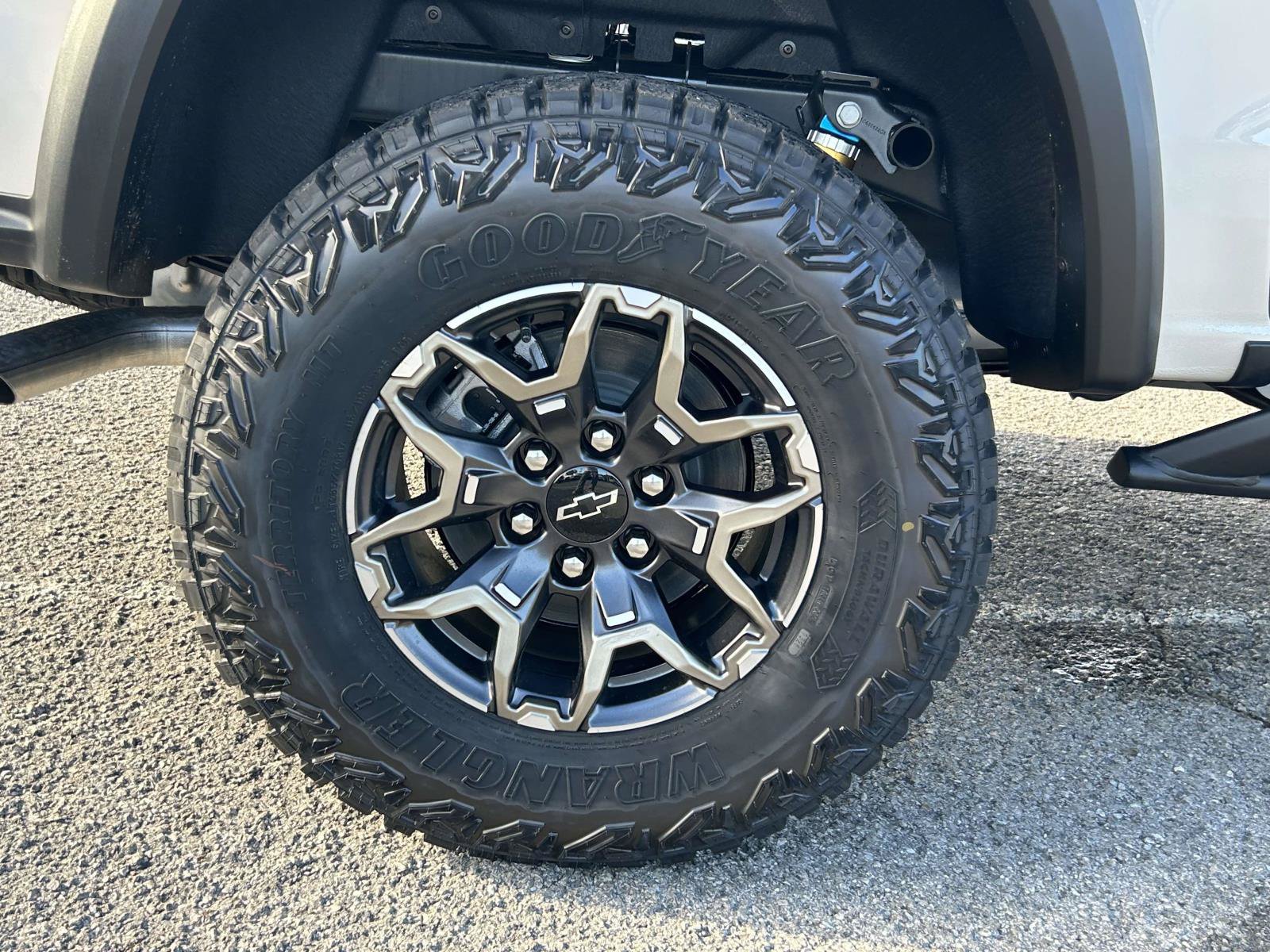 New 2026 Chevrolet Colorado ZR2 w/ Technology Package AWD/4WD image 10