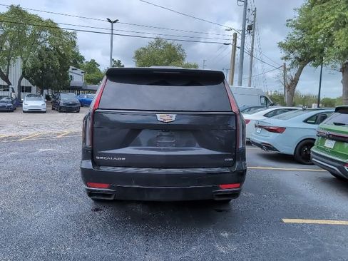 Used 2022 Cadillac Escalade ESV Sport Platinum image 6