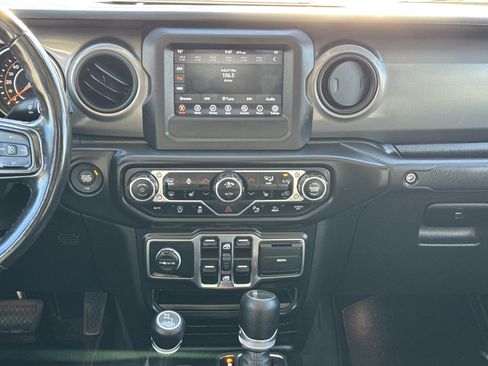 Used 2021 Jeep Gladiator Sport image 17