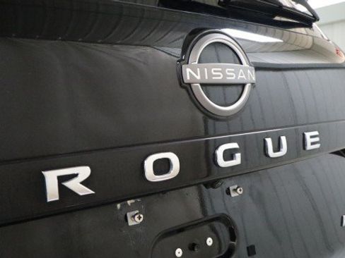 Used 2023 Nissan Rogue S AWD/4WD image 22