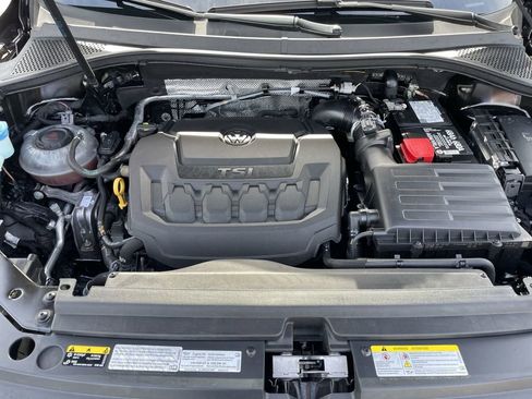 Used 2021 Volkswagen Tiguan SEL Premium R-Line image 17