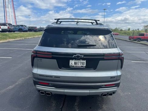 Used 2025 Chevrolet Traverse Z71 AWD/4WD image 2