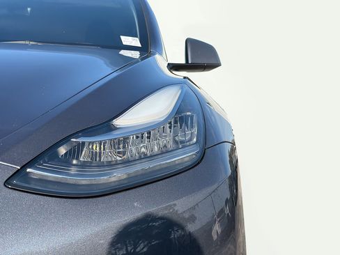 Used 2023 Tesla Model Y Long Range AWD/4WD image 9