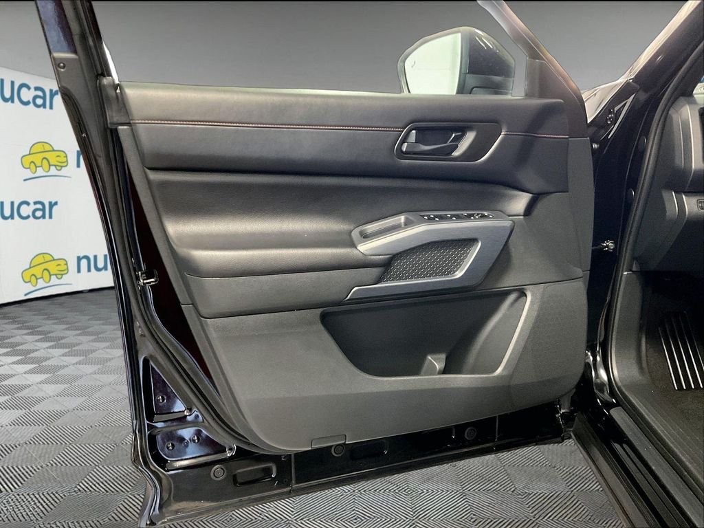 Used 2024 Nissan Pathfinder Rock Creek AWD/4WD image 9