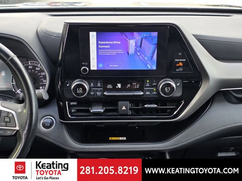 Used 2024 Toyota Highlander XLE FWD image 22