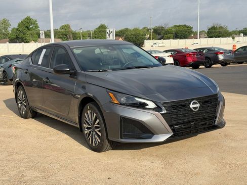 New 2026 Nissan Altima 2.5 SV AWD/4WD image 5