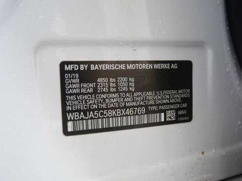 Used 2019 BMW 530i w/ Convenience Package RWD image 18
