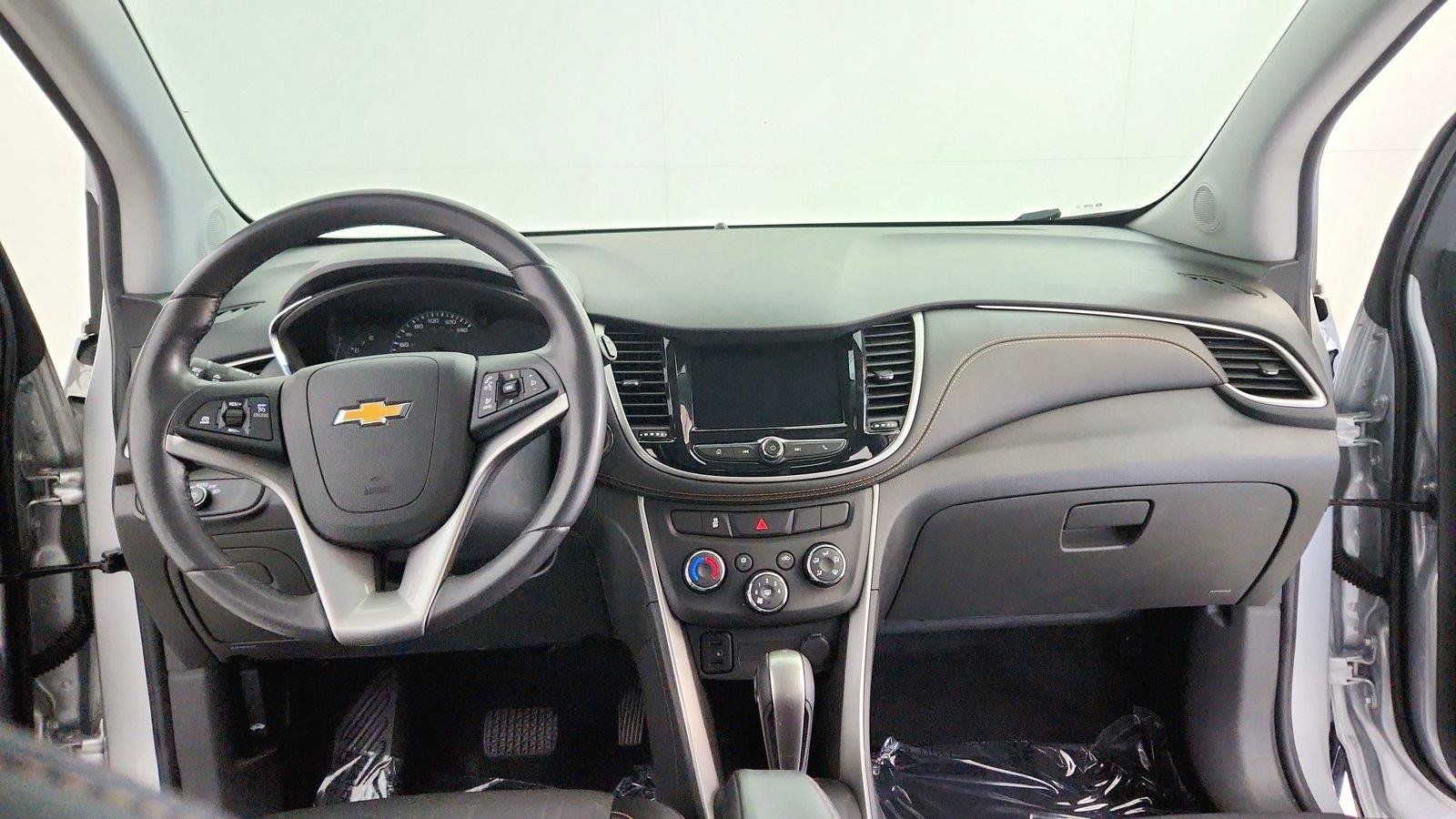 Used 2020 Chevrolet Trax LT w/ LT Convenience Package FWD image 19