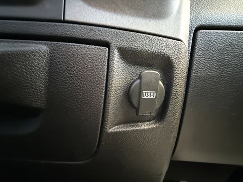 Used 2013 RAM 2500 Tradesman w/ Chrome Appearance Group image 35