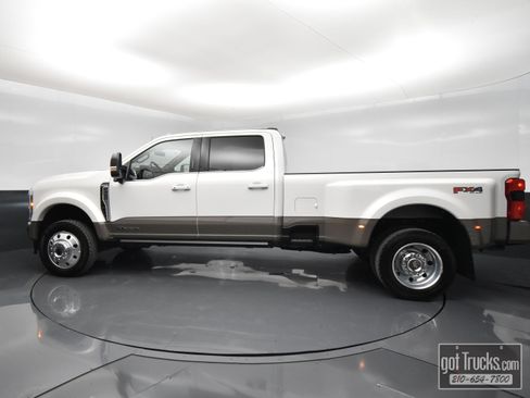 Used 2026 Ford F450 King Ranch w/ FX4 Off-Road Package AWD/4WD image 3