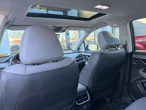 Used 2024 Subaru Outback Limited image 28