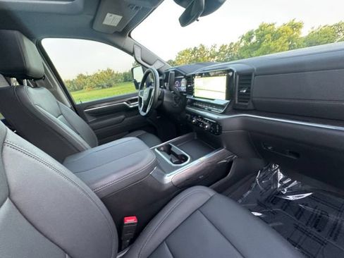 Used 2025 Chevrolet Silverado 3500 LTZ w/ LTZ Plus Package AWD/4WD image 32