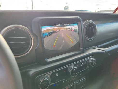 Used 2023 Jeep Wrangler Unlimited image 20