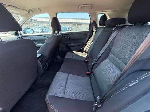 Used 2025 Nissan Rogue SV FWD image 28