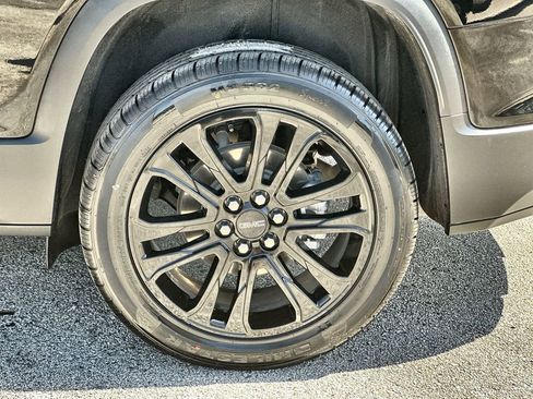 Certified 2023 GMC Acadia SLE w/ Elevation Edition image 32