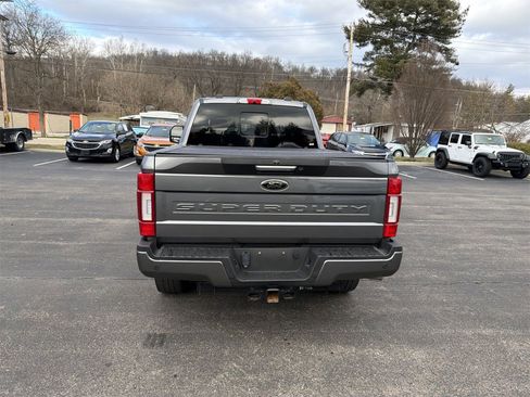 Used 2022 Ford F350 Lariat w/ Black Appearance Package image 7