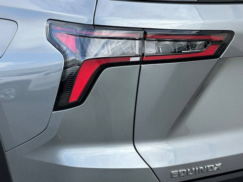 Certified 2026 Chevrolet Equinox LT FWD image 38