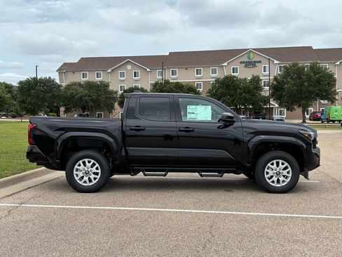 New 2026 Toyota Tacoma SR5 AWD/4WD image 5