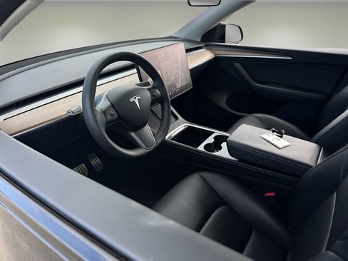 Used 2022 Tesla Model Y Performance AWD/4WD image 17