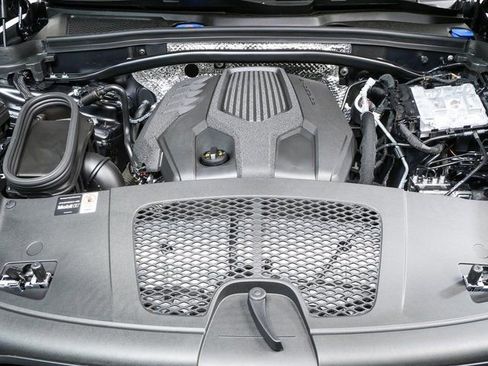 New 2026 Porsche Macan AWD/4WD image 35