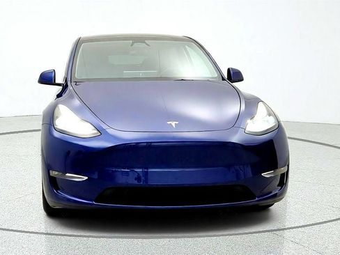 Used 2024 Tesla Model Y Long Range AWD/4WD image 2