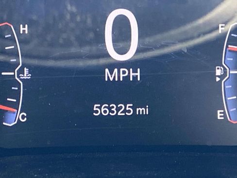 Used 2024 Jeep Compass Latitude image 30