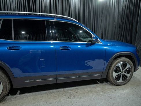 Used 2026 Mercedes-Benz GLB 250 image 4