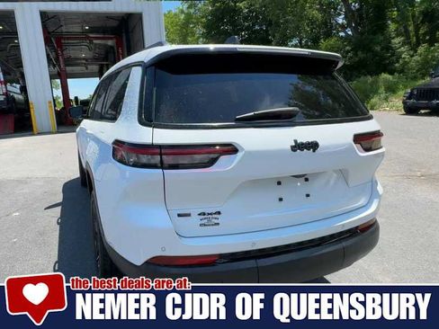 Used 2023 Jeep Grand Cherokee L Laredo AWD/4WD image 7