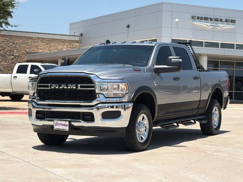 Used 2024 RAM 2500 Tradesman w/ Chrome Appearance Group AWD/4WD image 3