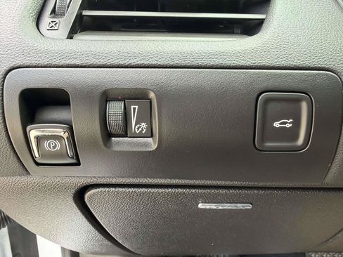 Used 2019 Chevrolet Impala LT FWD image 24