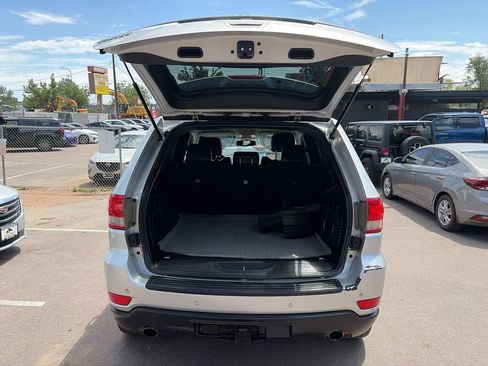 Used 2011 Jeep Grand Cherokee Laredo AWD/4WD image 24