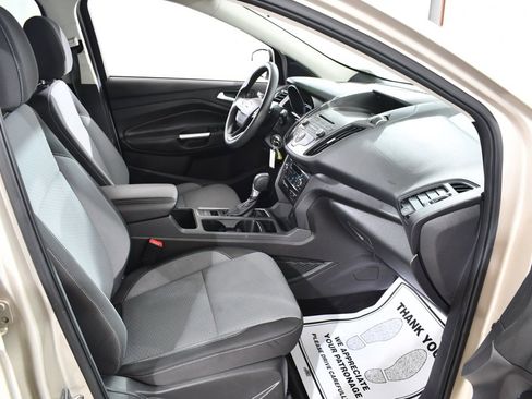 Used 2017 Ford Escape SE image 10