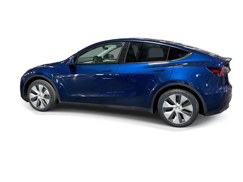 Certified 2023 Tesla Model Y Long Range AWD/4WD image 3