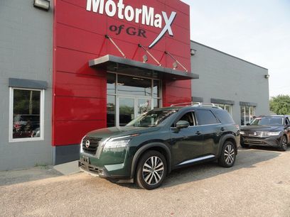 Used 2022 Nissan Pathfinder Platinum