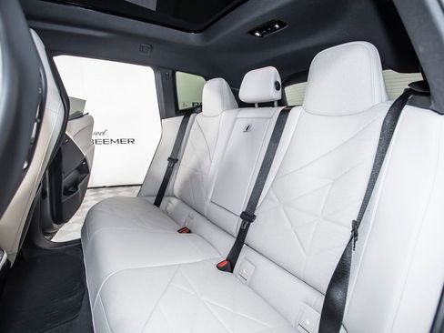 Used 2023 BMW iX xDrive50 w/ Sport Package image 16