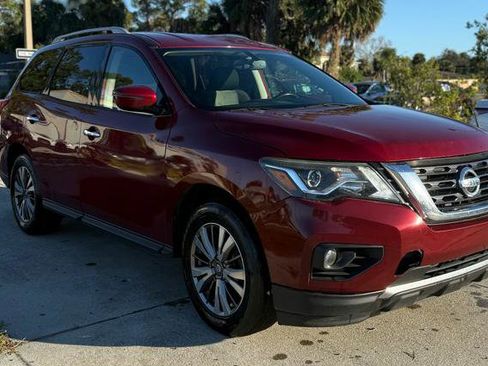 Used 2018 Nissan Pathfinder SV AWD/4WD image 5