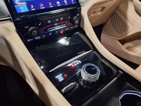 Used 2025 Jeep Grand Cherokee L Limited w/ Luxury Tech Group II image 23