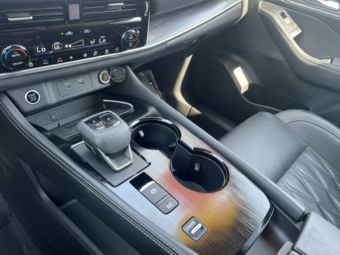 Certified 2023 Nissan Rogue Platinum w/ Platinum Premium Package image 28