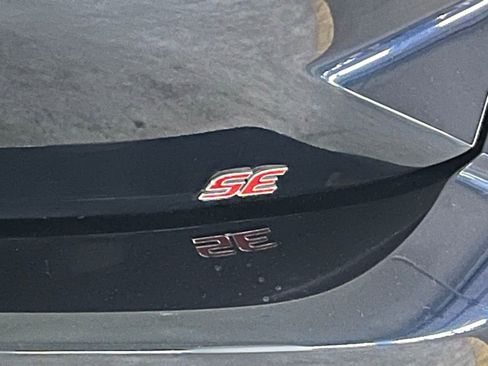 Used 2019 Toyota Corolla SE image 33