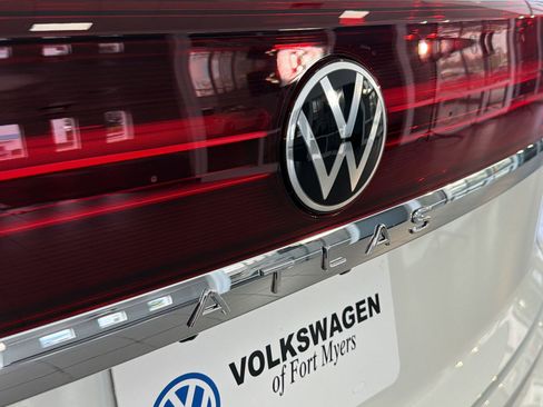 New 2026 Volkswagen Atlas Cross Sport SE FWD image 35