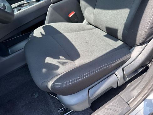 Used 2026 Nissan Rogue S AWD/4WD image 16
