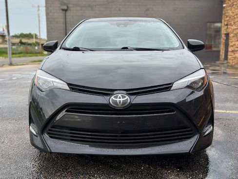 Used 2019 Toyota Corolla LE FWD image 2