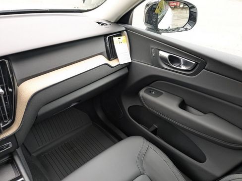 New 2026 Volvo XC60 B5 Core AWD/4WD image 16