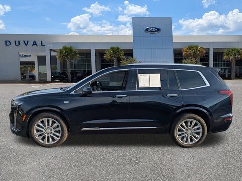 Used 2022 Cadillac XT6 Premium Luxury w/ Technology Package image 7