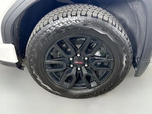 Used 2025 GMC Sierra 1500 Elevation image 34