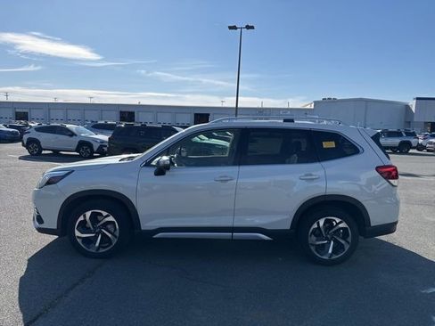 Used 2022 Subaru Forester Touring image 4